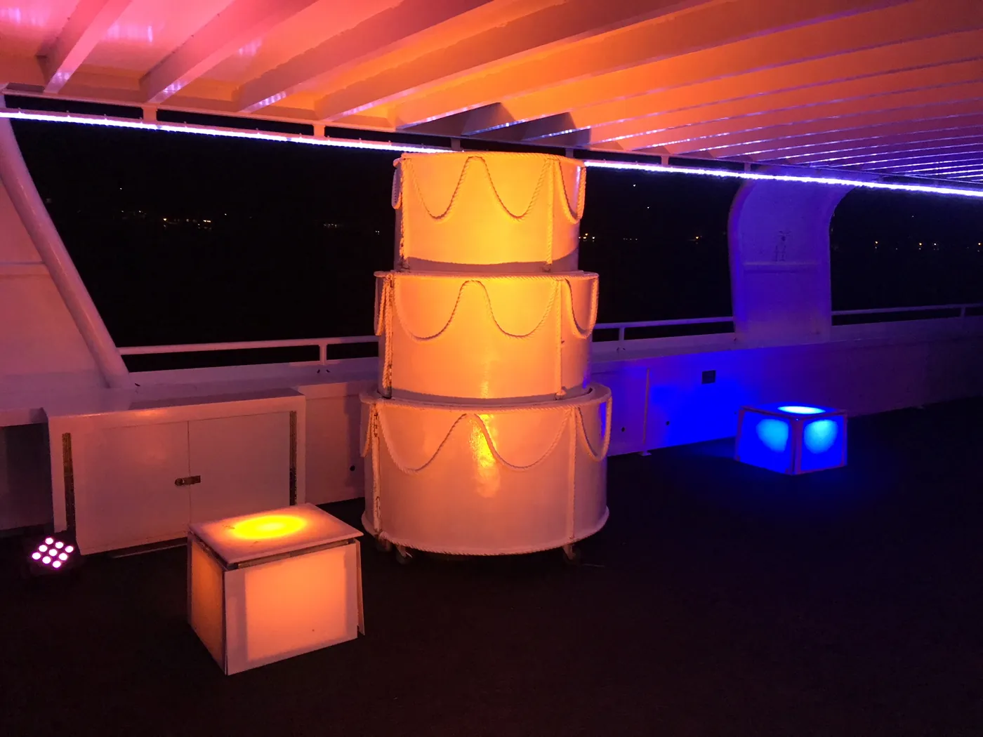 Giant Pop Out Cake Ledcubes