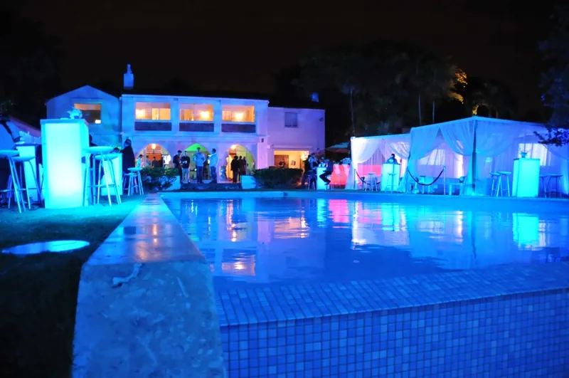 Blueoutdoorlightingweb