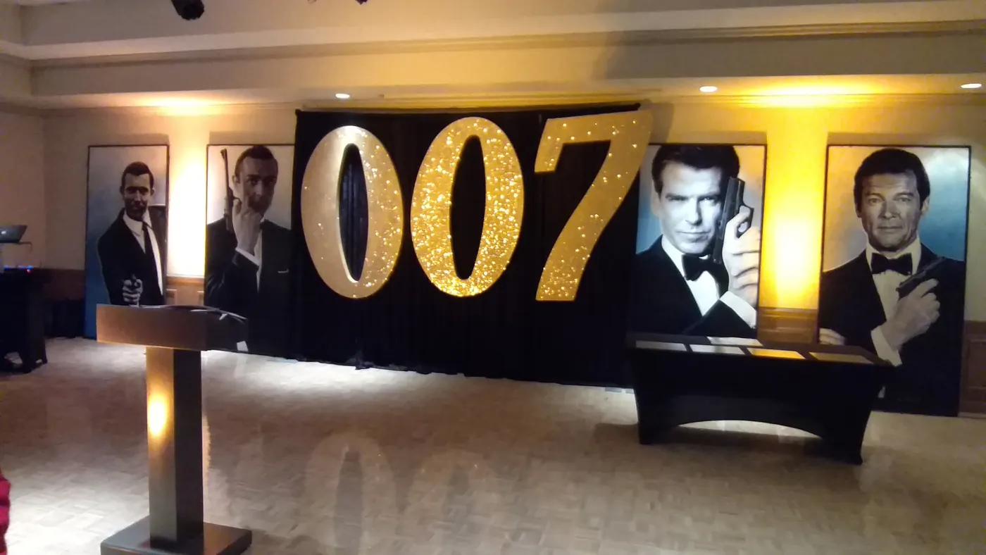 Bond Paintings007